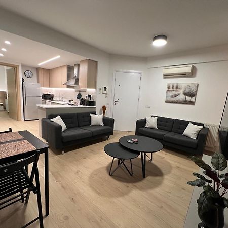 Daniela'S Modern Apartment Strovolos Экстерьер фото